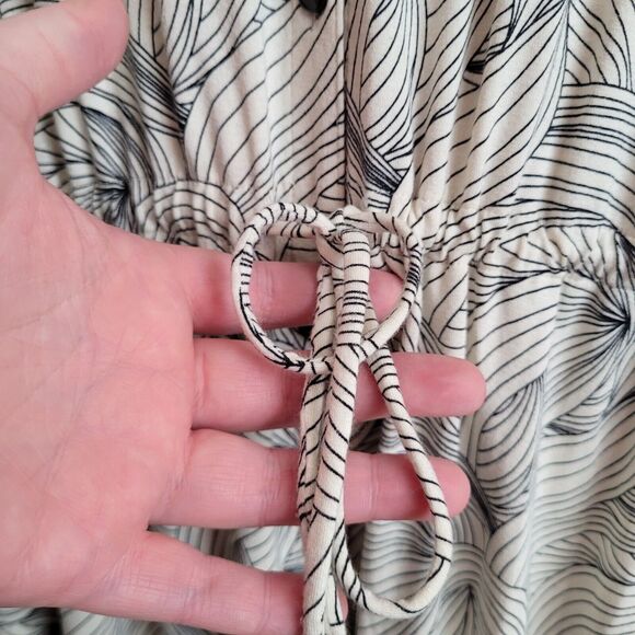 J. Jill Womens Tunic Blouse Size XL Cream Black Leaf Print Drawstring Waist Long - Picture 4 of 10